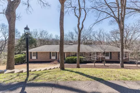 4631 Shys Hill Rd, Nashville, TN 37215