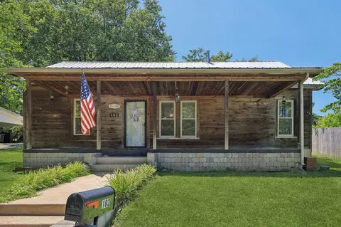102 Nall Ave, Centerville, TN 37033
