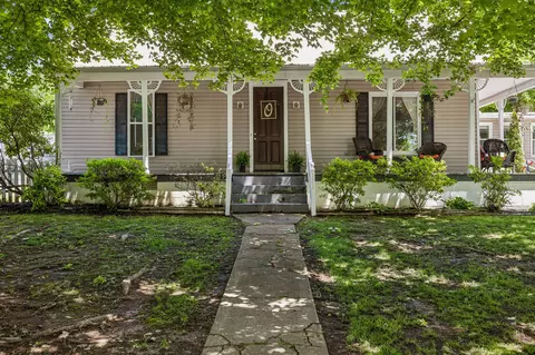 123 Columbia Ave, Centerville, TN 37033