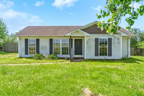 141 Bumpus Mill Rd, Oak Grove, KY 42262
