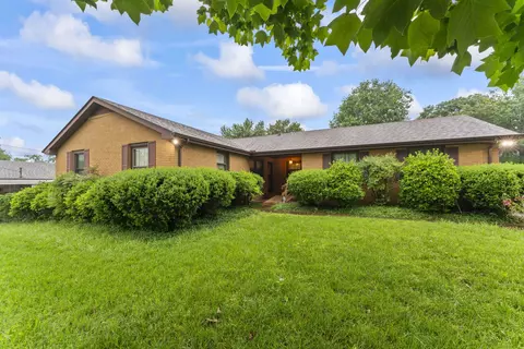 3805 Dubois Dr, Nashville, TN 37207