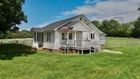 88 Siloam Church Rd, Westmoreland, TN 37186