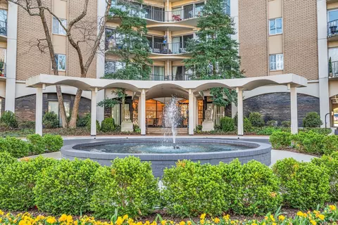 4215 Harding Pike #610, Nashville, TN 37205