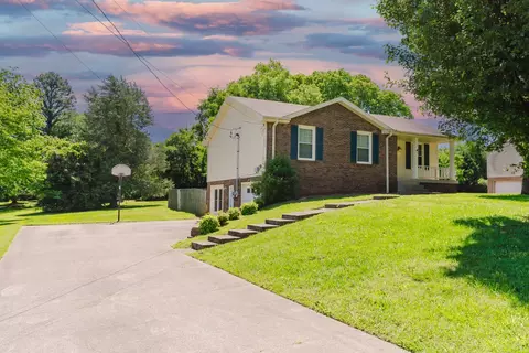 2521 Atwood Dr, Clarksville, TN 37040