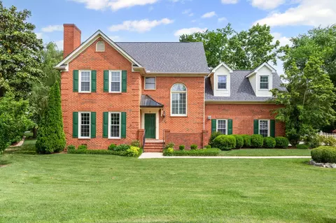 906 Knight Cir, Murfreesboro, TN 37129