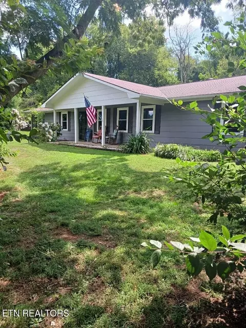 1818 Maggie St, Maryville, TN 37803