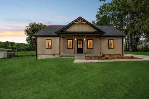 52 Hickman Hwy, Gordonsville, TN 38563