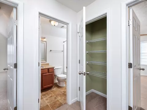 Entry Way - 730 Pantera Dr, Murfreesboro, TN 37128 photo 2 of 2