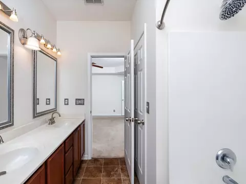 Bath - 730 Pantera Dr, Murfreesboro, TN 37128 photo 2 of 3