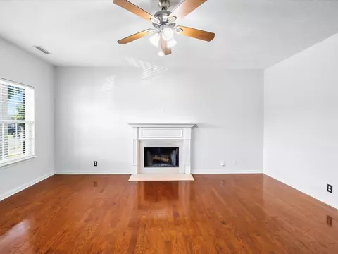 Living - 730 Pantera Dr, Murfreesboro, TN 37128 photo 2 of 4