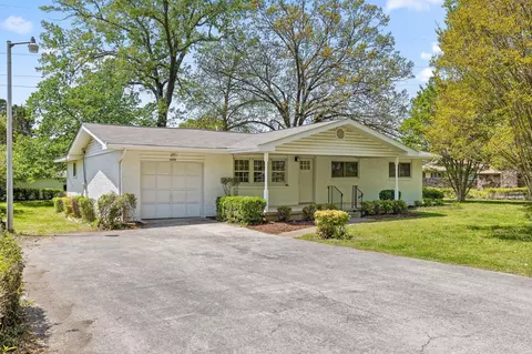 6202 Stockton Dr, Chattanooga, TN 37416