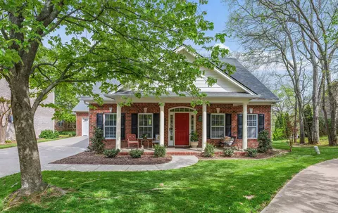 207 Schoolpath Ln, Franklin, TN 37064