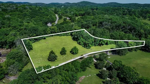 110 Hidden Valley Rd, Arrington, TN 37014