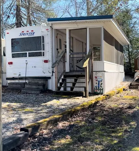 69 Hollow Log Trl, Crossville, TN 38572