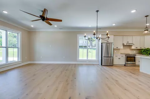 110 4th Ave S, Loretto, TN 38469 photo 8