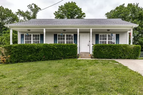 1041 Red Apple Ct, Clarksville, TN 37040