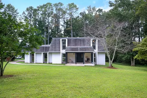 7 East Ln, Fayetteville, TN 37334