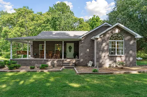 135 Possum Hollow Rd, Dowelltown, TN 37059