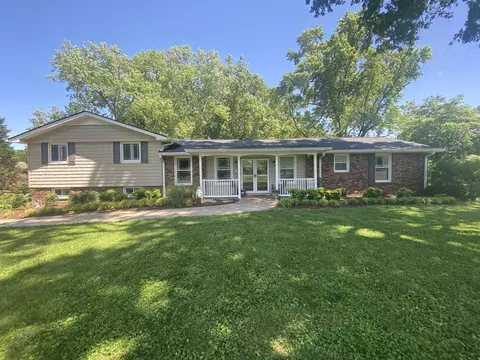 106 Daniel Smith Dr, Hendersonville, TN 37075