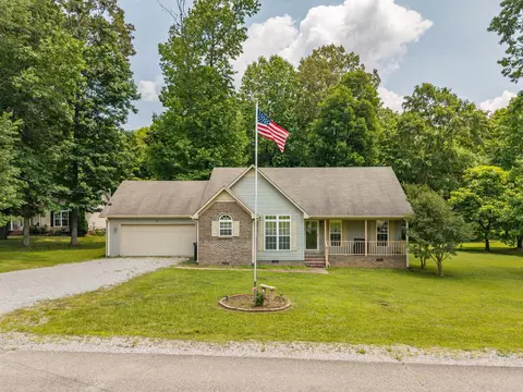 6 Timbers Edge Rd, Fayetteville, TN 37334