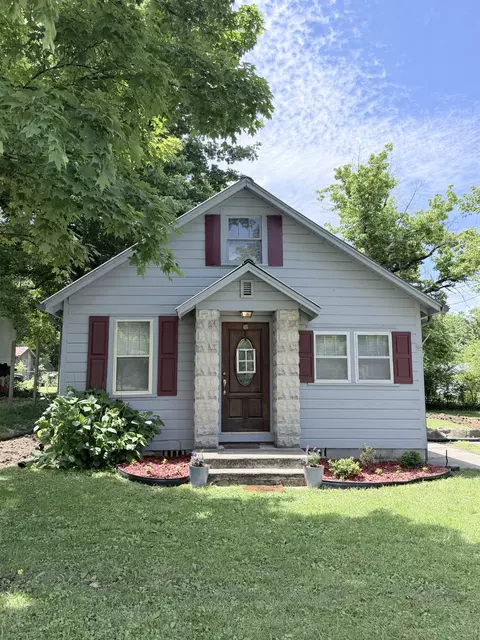 962 3rd St, Tracy City, TN 37387