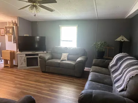 Living - 3111 Old New Cut Rd, Springfield, TN 37172 photo 2 of 2