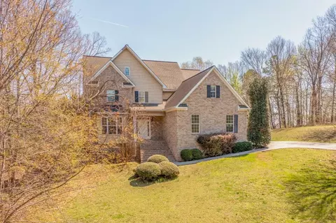 2141 Vinewood Dr, Dalton, GA 30720