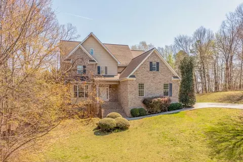 2141 Vinewood Dr, Dalton, GA 30720