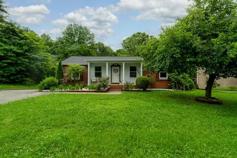 123 Ashland Dr, Ashland City, TN 37015