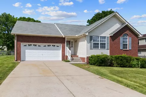 272 Sanders Dr, La Vergne, TN 37086