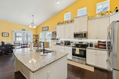 Kitchen - 2812 Kellner Dr, Murfreesboro, TN 37128 photo 4 of 4