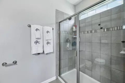 Bath - 2812 Kellner Dr, Murfreesboro, TN 37128 photo 2 of 3