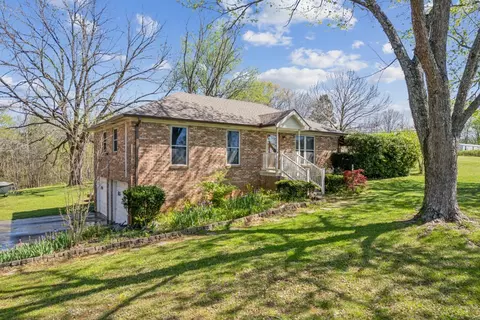 1190 Corum Hill Rd, Castalian Springs, TN 37031