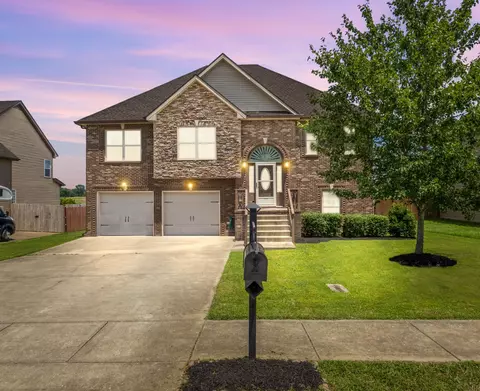 1711 Cabana Dr, Clarksville, TN 37042