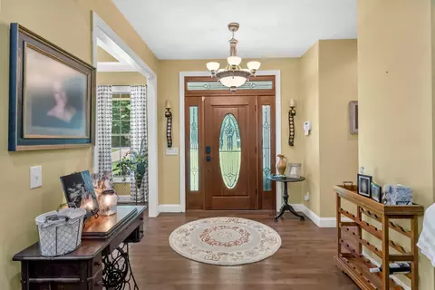 Entry Way - 565 Eagle Loop, Loretto, TN 38469 photo 2 of 4