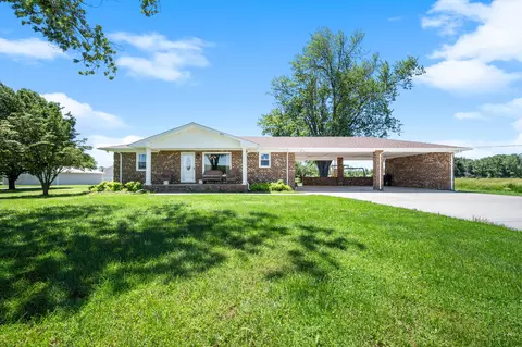 2060 Geedsville Rd, Bradyville, TN 37026