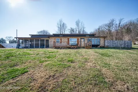 514 Pine St, Byrdstown, TN 38549