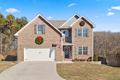 1221 Sky Top Ln, Powell, TN 37849