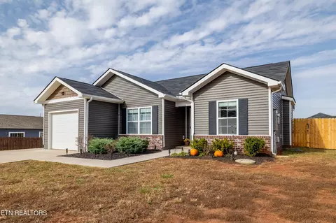323 Hartfield Ln, Loudon, TN 37774