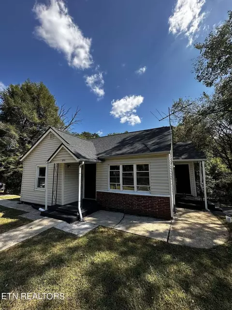 2816 Delrose Ave Dr, Knoxville, TN 37914