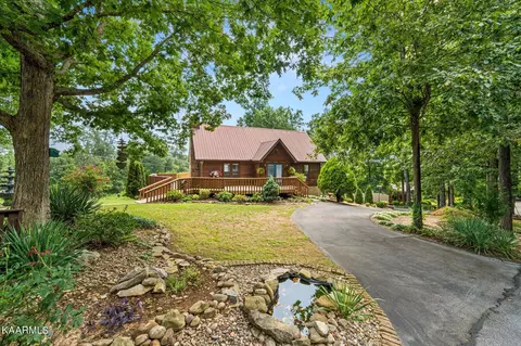 1426 Park Ln, Sevierville, TN 37876