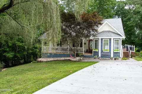 263 Cove Cir, Caryville, TN 37714