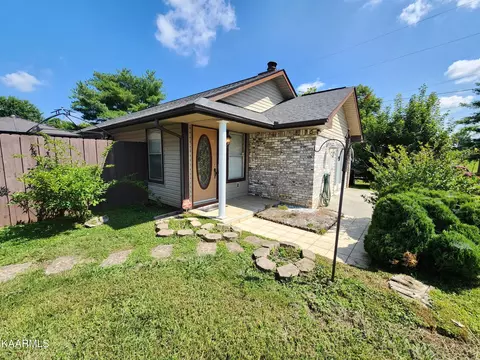 934 Lee Delia Ln, Alcoa, TN 37701