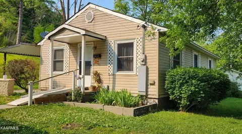 666 Robertsville Rd, Oak Ridge, TN 37830