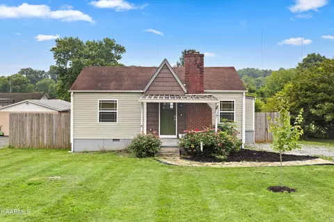 2024 Fair Dr, Knoxville, TN 37918