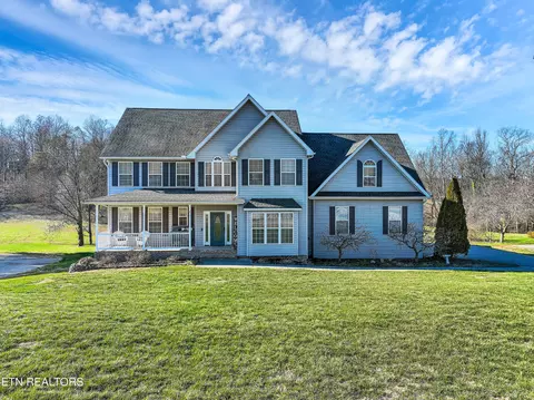 2526 Whisper Creek Dr, Friendsville, TN 37737