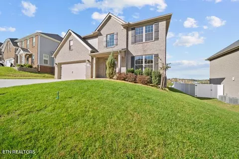 9717 Walking Stick Dr, Knoxville, TN 37922