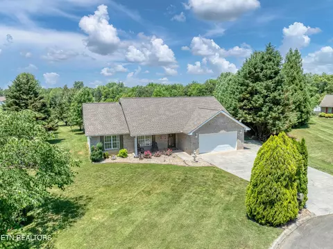 1319 Chesty Puller Cir, Maryville, TN 37803