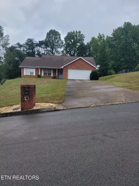 1263 Chesty Puller Cir, Maryville, TN 37803
