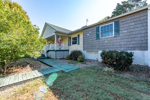 308 W Beaver Creek Dr, Powell, TN 37849
